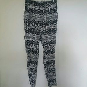 Patterned pants with pockets.
