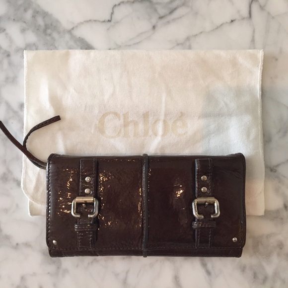 AUTHENTIC Chloe patent leather wallet (taupe)
