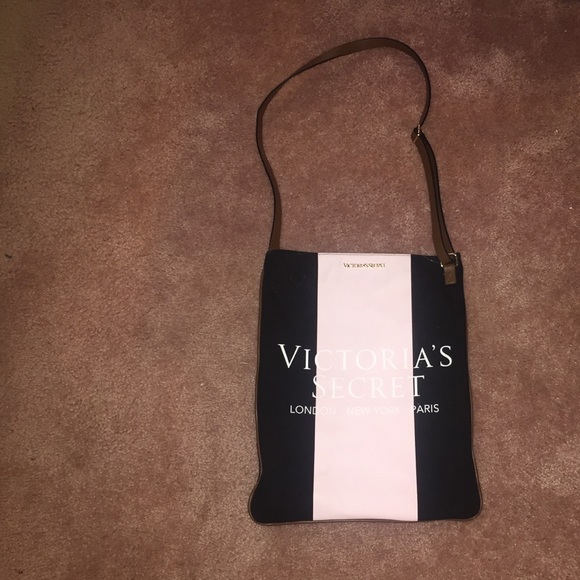 Victoria's Secret Bag - Picture 1 of 4