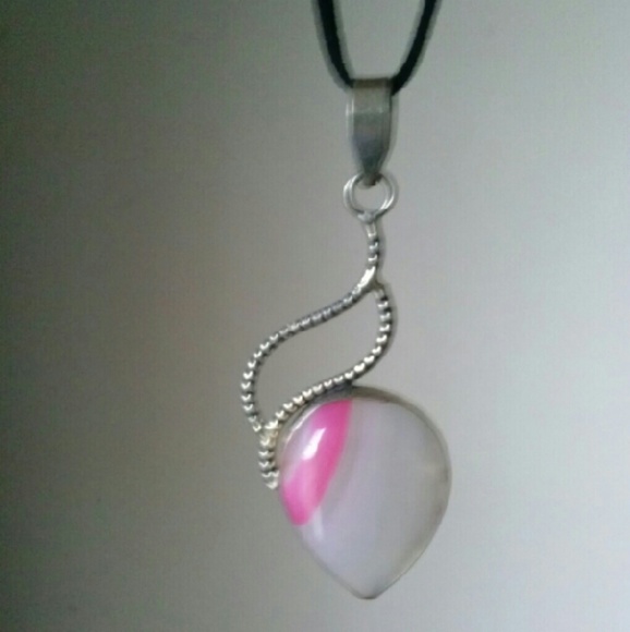 Agate stone and sterling pendant necklace