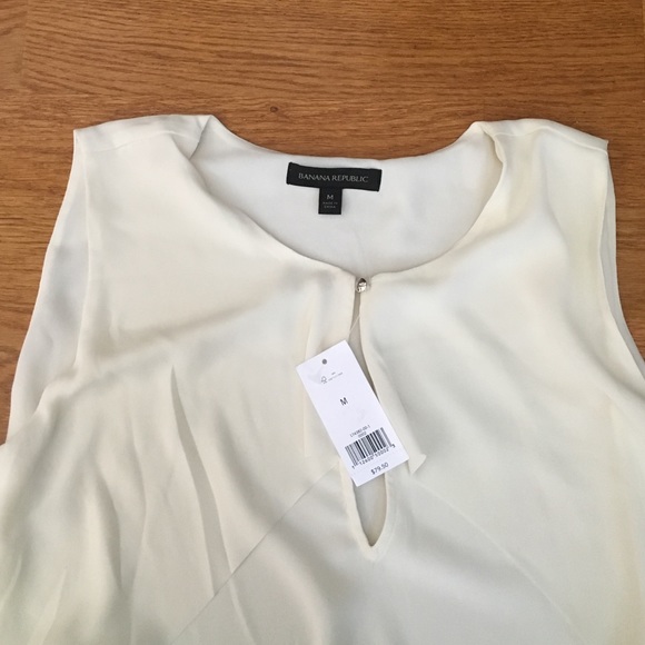 Banana Republic Cream Flowy Sleeveless Tank - Picture 4 of 4