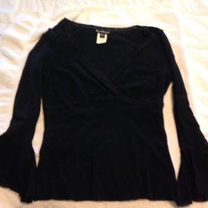 Black long sleeve v neck top