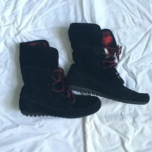 Minnetonka Shoes - Minnetonka booties Minnetonka Shoes - Minnetonka booties