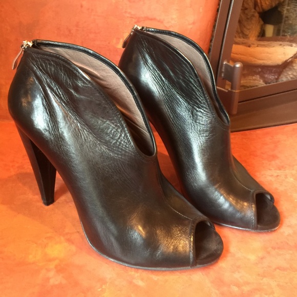 Fantastic! Vince Camuto heels