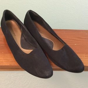 Cute black flats, size 9.5
