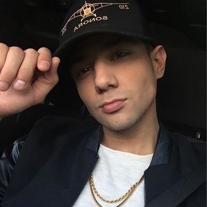 Meet your Posher, Luis