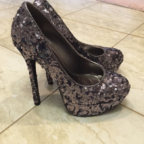 Sequined bakers size 5 pumps