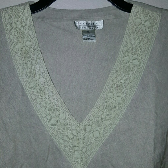 ❌Donated❌ Linen Blend Top Crochet Trim - Picture 2 of 3