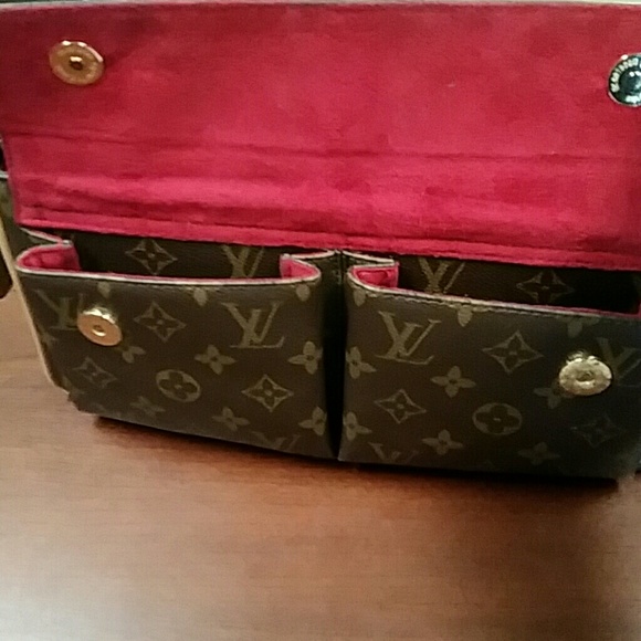 Purse - Picture 2 of 4