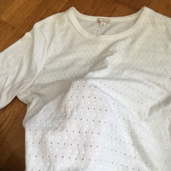 GAP Simple Eyelet White Shirt - Picture 3 of 3
