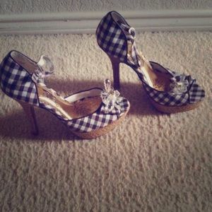 "Naughty Monkey" Plaid size 8 shoe