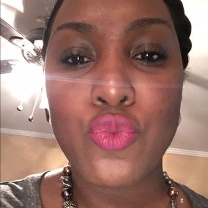 Meet your Posher, Allona