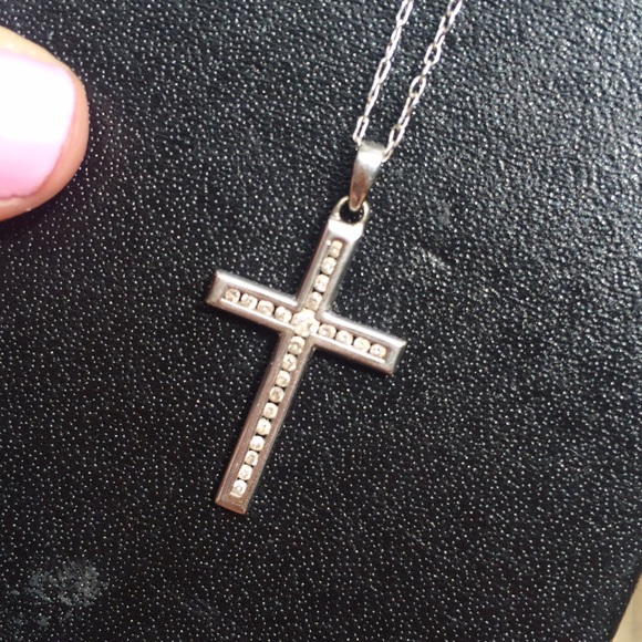 💎Kay Jewelers Diamond Cross necklace💎