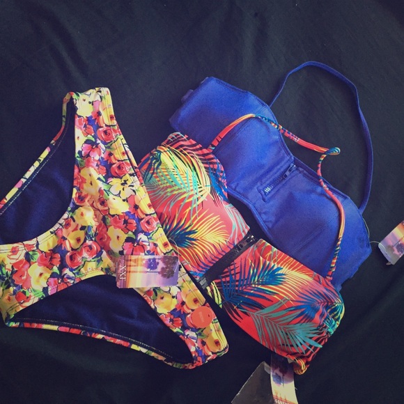 😍😍NWT Forever 21 SWIM TOPS & BOTTOM