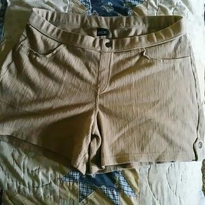 Hue shorts L