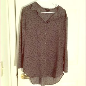 H&M women's SMALL gray cheetah blouse type shirt