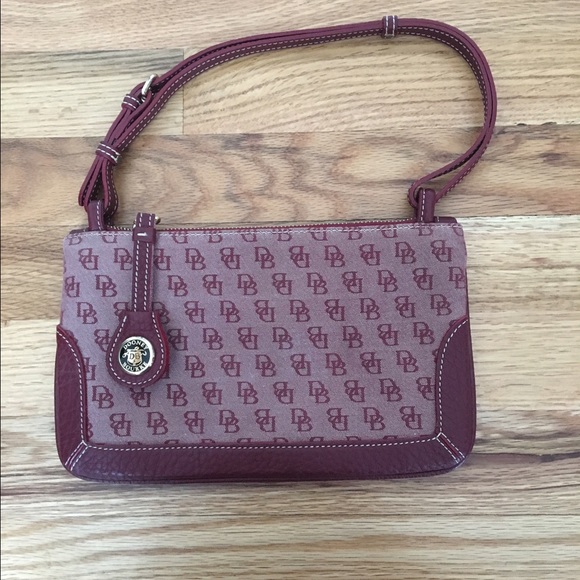 Dooney & Bourke clutch