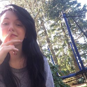 Meet your Posher, Claire