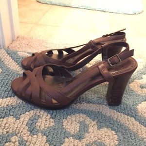 Brown scrappy sandals