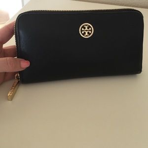 Tory Burch wallet