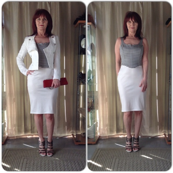 NEW IN PACKAGE MATTE WHITE FAUX LEATHER SKIRT - Picture 2 of 2