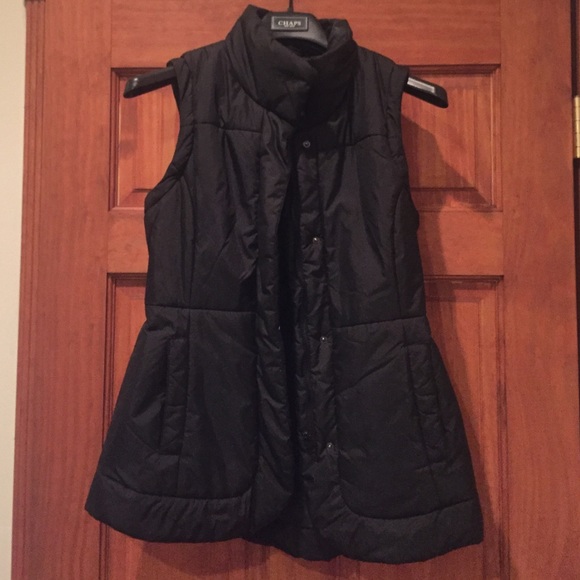 Black outdoor vest