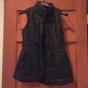 Black outdoor vest