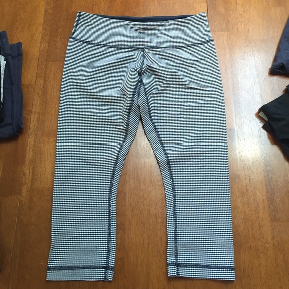 Lululemon gingham wunder under crops size 8