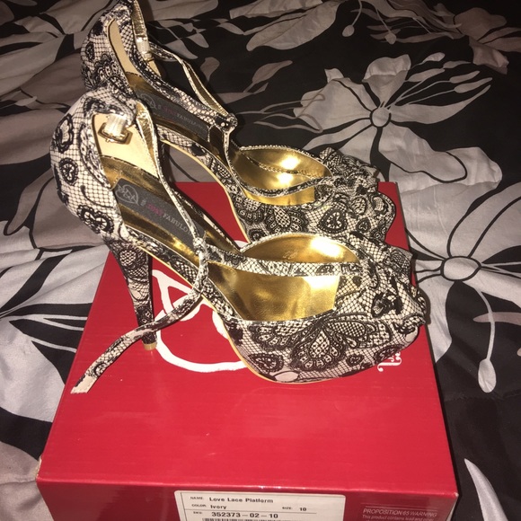 Justfab Lovelace platform 10 never worn
