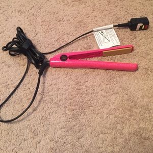 Like new condition CHI flatiron