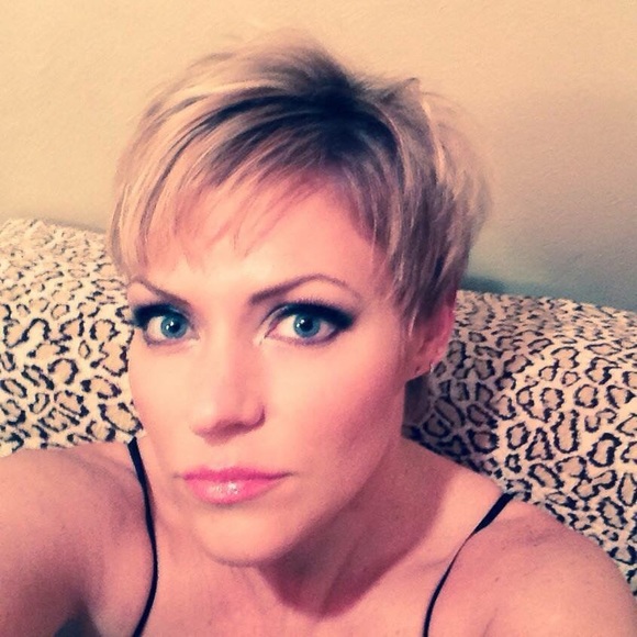 Meet your Posher, Aubrey. - Picture 2 of 4