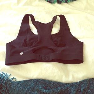 Black lululemon sports bra