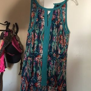 Floral tank top xs but fits a medium