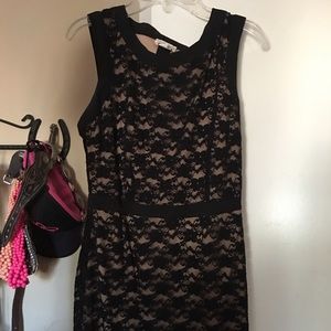Short lace dress