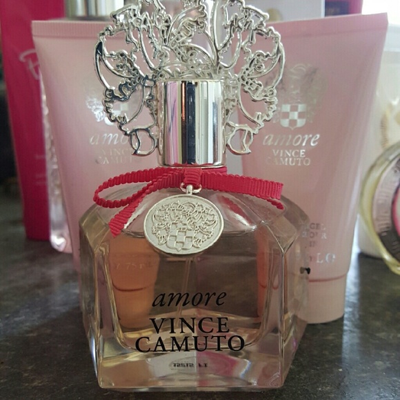 Amore. Vince Camuto. Sprayed Once. Lotion, Wash