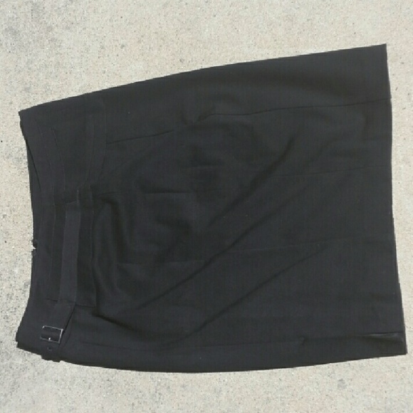 Express Office skirt