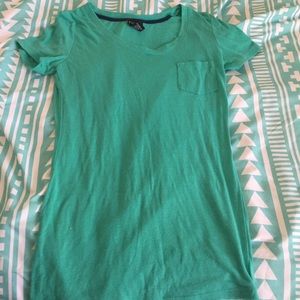 Green scoop neck tee