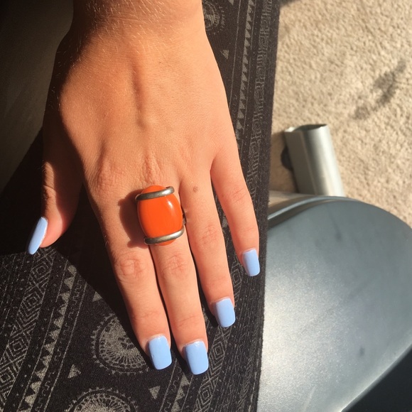 An orange ring - Picture 1 of 2