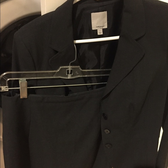 Halogen grey suit - pencil skirt and blazer