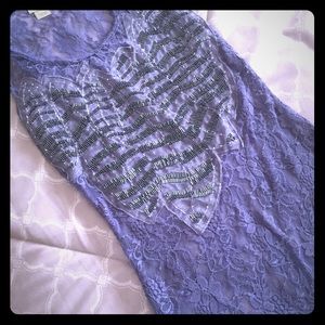 Buckle top size small