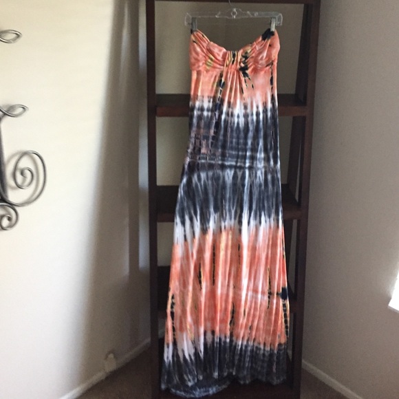 Dresses & Skirts - Strapless Maxi Dress