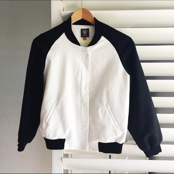 Vince Camuto bomber jacket