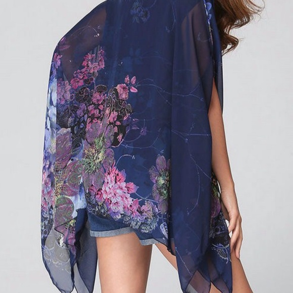 Navy Blue Floral Chiffon Batwing Sleeve Top - Picture 4 of 8