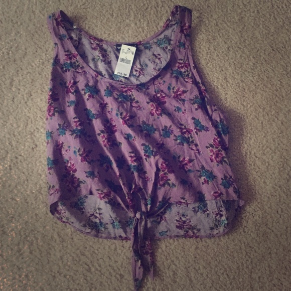 Floral wet seal crop top