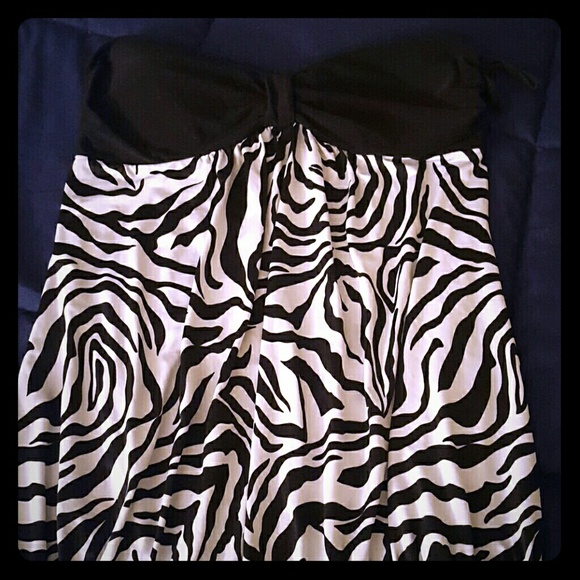 Strapless zebra print top