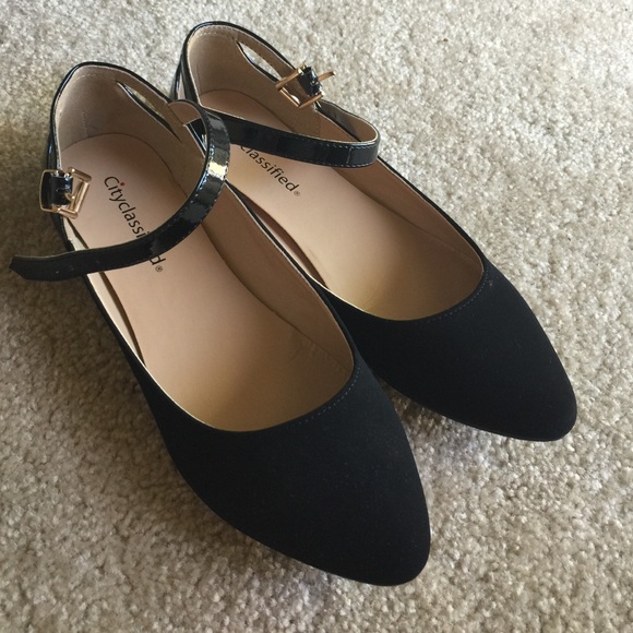 Flat shoes