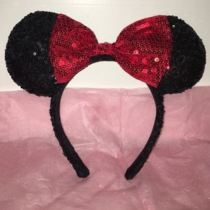Walt Disney World sequined Minnie Ears
