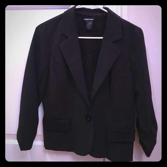 Blazer with lace