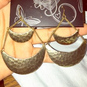 Gold Dangle Earrings 💛🕌