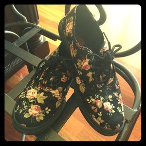 Black flower vans